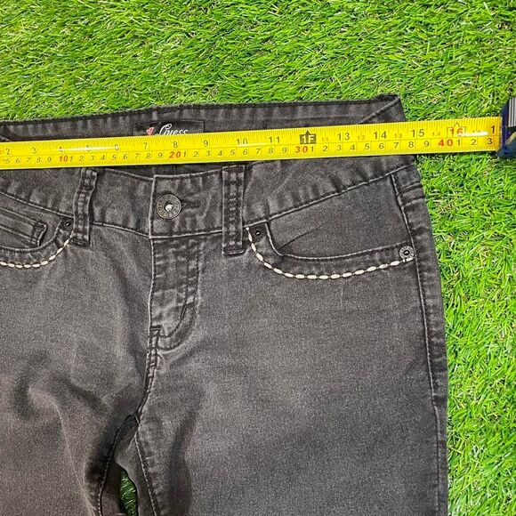 Y2K Guess women’s low-rise black light flare skinny jeans (27) - Picture 5 of 8